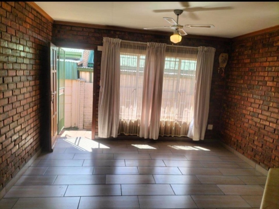 To Let 2 Bedroom Property for Rent in Uitsig Free State